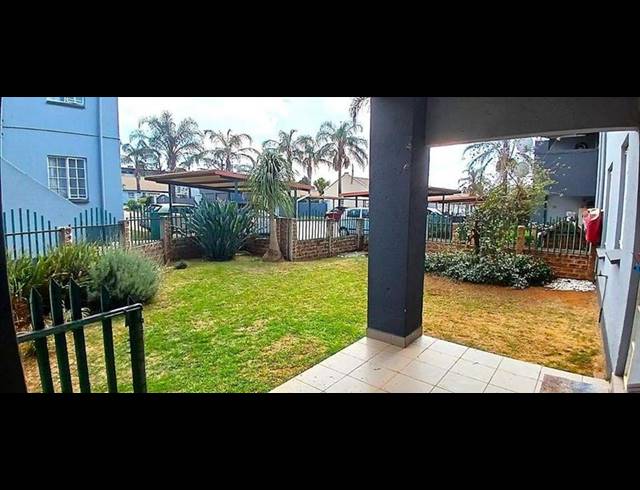 3 BEDROOM TOWNHOUSE FOR SALE IN BARTLETT